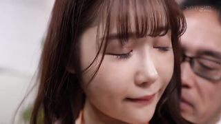 【69堂免费视频】【数量有限】入职泳装厂第一年的白领，被迫穿上比裸体还尴尬的小羞耻泳衣_椎名心春_内裤和写真套图_2