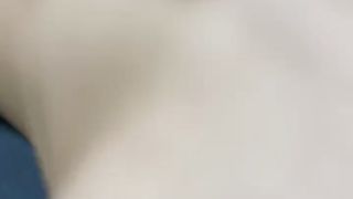 【69堂免费视频】周末在家爱爱，细腰大奶美腿，坐椅子上骑乘位，很主动狠干，扶腰后入撞击