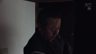 【69堂免费视频】我想知道我的房子在哪里。青春期的鹤佩塔在放学回家的路上。对怀孕的老人进行绝对的强制中出教育。_松本いちか_1