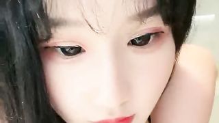 【69堂免费视频】极品颜值美少女！新人刚下海！收费房给大家秀一波，170CM黑丝美腿，假屌猛捅骚逼，妹妹玩的挺开