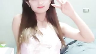 【69堂免费视频】丽颖姐姐新人长相甜美眼镜妹子情趣装丁字裤啪啪，足交翘起屁股特写后入骑坐抽插猛操_00_00_00_00_35_21