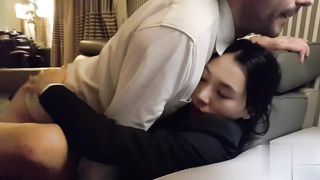 【69堂免费视频】用榨干精液的方式惩罚第一天迟到的男下属