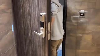 【69堂免费视频】聚众淫交3P群P淫乱派对各种啪啪露出调教，在老公眼前被单男调教轮着爆操1_00_00_00_00_12_35