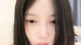 【69堂免费视频】顶级校花女神【小蝴蝶会飞】大长腿道具自慰狂插秒射！