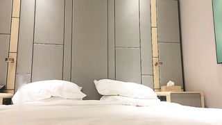 【69堂免费视频】脱光光舌吻调情口交上位骑乘猛操