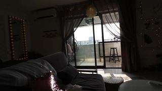 【69堂免费视频】极具反差感留学生 极品美腿模特身材面具女