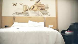 【69堂免费视频】極品大胸外圍小姐姐，打樁機一天好幾炮