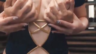 【69堂免费视频】真的有种奶子在撞击你眼睛的感觉，很顶！站好翘起小屁屁迎接大肉棒进入