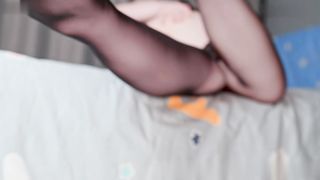 【69堂免费视频】穴很嫩，很粉_坐脸舔逼_反差感很强，唯一可惜的就是不露脸