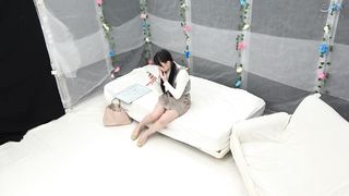 【69堂免费视频】我们一见面，我就在车上给他口交了！3