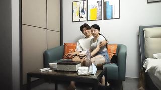 【69堂免费视频】约性感外围御姐，换上睡衣开档黑丝，翘肥臀69口交，埋头舔骚逼