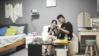 【69堂免费视频】阿姨玩今晚约了个年轻短裙小姐姐，舌吻JB磨穴调情，扶着屁股后入撞击，抬起双腿抽插猛操