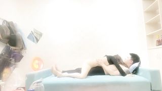 【69堂免费视频】清纯良家小白领，爱上渣男不自知，粉嫩玉体今夜只属于你，香汗淋漓高潮迭起