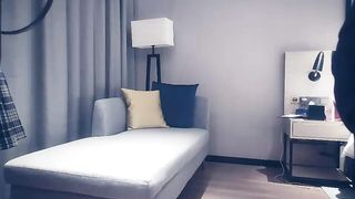 【69堂午夜视频】找了3个女的一男三女淫乱大战，3女一起上边口交边摸奶，排成一排等着被操，搞完再单挑一妹子