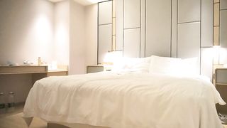 【69堂午夜视频】清纯苗条腼腆乖巧，红内裤战神超常发挥，校花呻吟高潮阵阵