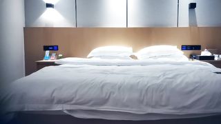 【69堂午夜视频】极品外围女神，美乳大长腿温柔可人，很是诱惑喜欢不要错过