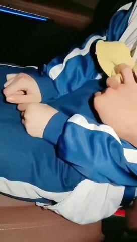 【69堂午夜视频】校园接学生妹 金钱挥霍无度为了请同学吃饭卖掉初夜有露脸，长像清甜美人胚子穿校服都有范