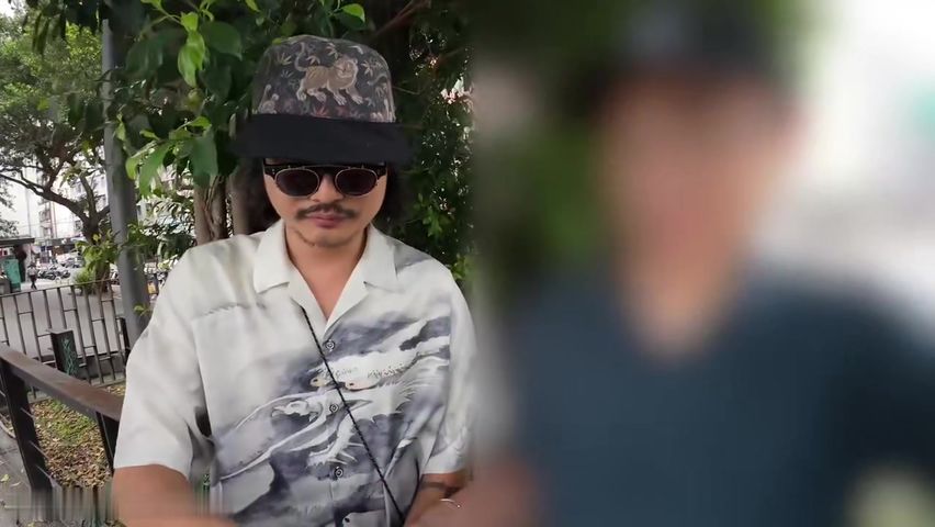 【69堂午夜视频】爱口交边看我的色女 细腰美尻被抽插不停