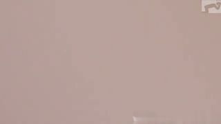 【69堂午夜视频】无视颤抖的白人当地女孩的感受，破坏她的处女膜