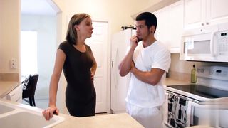 【69堂午夜视频】继母在拍照时吮吸继子的大肉棒疯狂汲取精液想要榨干每一滴骚逼大口吞咽2