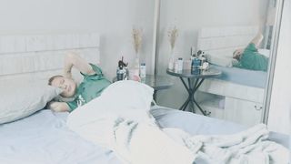 【69堂午夜视频】继父误将继女当成妻子失去肛门贞操连带着骚逼一起干了光干菊花不够过瘾