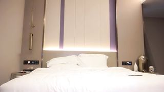 【69堂午夜视频】舌吻摸奶口交舔弄，特写掰穴抬腿侧入被操的啊啊啊直叫