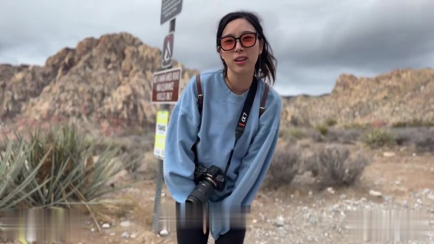 【69堂午夜视频】旅游女主播与榜一大哥同游在悬崖峭壁上后入内射
