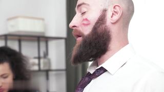 【69堂午夜视频】大学少女勾引自己的老师不料老师的妻子看到后也迫不及待的加入一起操逼