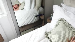 【69堂午夜视频】英国素人像男友展示骚逼并且骑乘后入爆操内射