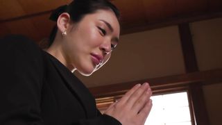 【69堂午夜视频】利用迷人笑容剥削精液的美丽女巫也会把你的精液挤出来！2