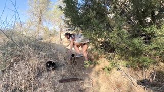 【69堂午夜视频】射精后吮吸鸡巴让我淫荡的熟女屁股在旧矿井中射出户外野战