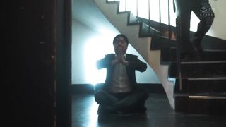 【69堂午夜视频】发生酒吧已婚妇女NTR 说着“这是给你的1