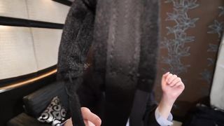 【69堂午夜视频】挑选一个年轻、合法、美丽的女人，毫无疑问地操她以获得原始中出