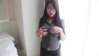 【69堂午夜视频】性感包臀裙的女友勾引我