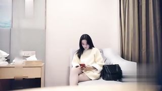 【69堂午夜视频】探花精选之黄衣萌妹啪啪私拍流出_翘臀给屌后入骑乘_沙发一路干到床_持续输出