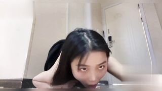 【69堂午夜视频】黑料吃瓜-玩调教就不用把她当人吃饭都得用狗盆反差婊被人成母狗狗盆装饭吃饭用手扣性虐视频曝光