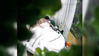 【69堂午夜视频】黑料吃瓜-偷拍新方向丛林绿叶房大学城附近情趣酒店超隐秘偷拍小情侣做爱视频被泄密眼镜男男战力好猛