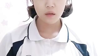 【69堂午夜视频】黑料吃瓜-玉足嫩妹勾引野爹北京城市学院服装表演专业大一学妹视频裸聊曝光极品美乳粉嫩玉足诱惑私拍