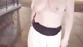 【69堂午夜视频】黑料吃瓜-170长腿骚女茵茵户外露出勾引快递小哥F杯巨乳献身小哥在套房里展开激战