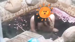 【69堂午夜视频】黑料吃瓜-真刺激啊高颜值极品美少女与金主大叔温泉打炮被偷拍曝光湿漉漉的头发显得格外淫荡刺激呢