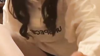 【69堂午夜视频】黑料吃瓜-重庆萝莉技师讲着方言给金主撸管情趣白丝加持场面真实又刺激还原高清版