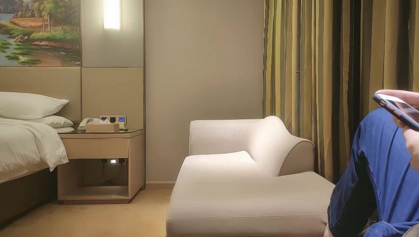 【69堂午夜视频】170大长腿，甜美乖巧，超清设备偷拍，娇喘呻吟勾魂摄魄不容错过