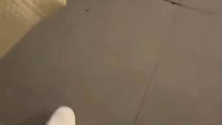 【69堂午夜视频】女主播深夜勾引小哥户外公厕操逼 快结束时突然有人进来