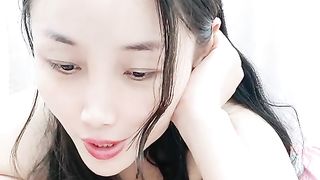 【69堂午夜视频】超骚超主动，主动骑马摇曳，激情不断，叫声不停