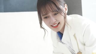 【69堂午夜视频】高端酒店服务生的特殊服务 送上门的肉棒安慰器