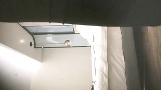 【69堂午夜视频】高挑性感的黄色长发美女,人瘦腿长,站立式不好操逼,抱床上按倒狠狠干,呻吟浪叫.国语!