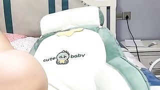 【69堂午夜视频】丝袜高跟情趣跟狼友撩骚互动，道具抽插骚续高潮喷水，特写展示好骚