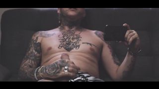 【69堂午夜视频】继妹发现兄弟自慰直接用骚逼帮忙解决