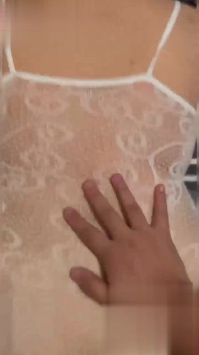 【69堂午夜视频】三不娶女人之山西某校反差幼师私下淫乱不堪的一面被多人发掘_主动送逼给炮友调教_像个母狗一样被人压背上