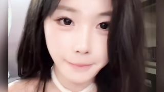 【69堂午夜视频】黑料吃瓜-抖音376W粉丝博主陈佳琪直播被猫咪脱衣漏奶粉嫩乳贴及白嫩乳房真是超养眼